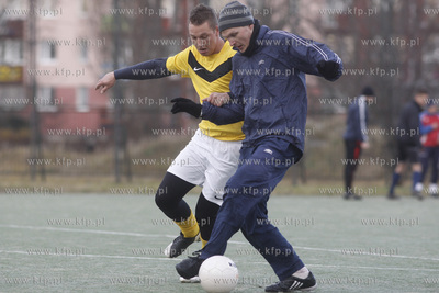 Gdansk Zaspa. Pilkarski turniej dzikich druzyn Do przerwy...