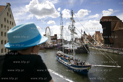 Baltic Sail. Parada Żaglowców na Motławie. Nz. żaglowiec...
