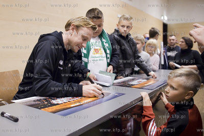 Zwiedzanie Stadionu Energa Gdańsk z piłkarzem Lechii...