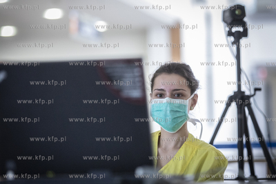 Obowiązkowy pomiar temperatury przed wejściem na...