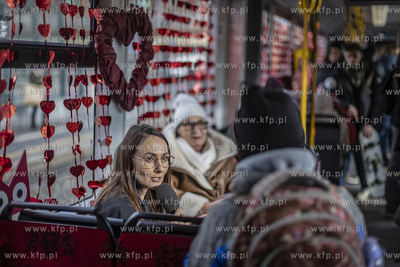 Specjalnie udekorowany walentynkowy tramwaj Bombardier...