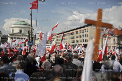 Marsz w obronie telewizji TV Trwam w Warszawie zorganizowany...