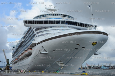 Wycieczkowiec Emerald Princess jest najwiekszym statkiem...