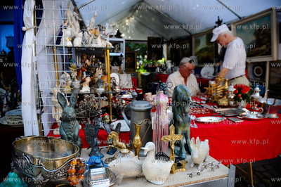 Gdansk. Pchli targ na Jarmarku Dominikanskim na ul....