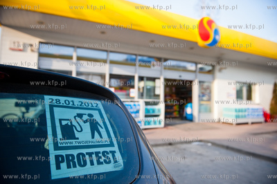 Gdansk. Protest kierowcow przeciwko rosnacym cenom...