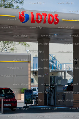 Gdansk. Nowo otwarta stacja benzynowa grupy Lotos....