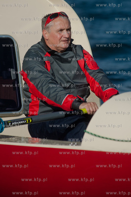 Gdynia. Pierwsza prezentacja lodzi wioslowej Romualda...