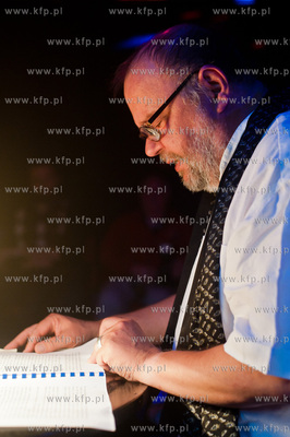 Gdansk. Oliwa. Dom Zarazy. Pisarz Pawel Huelle czyta...