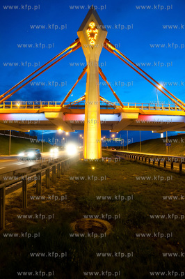 Gdansk. Wiadukt znajdujacy sie w ciagu al. Armii Krajowej,...