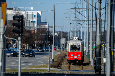Gdansk. Dzien kobiet w zabytkowym tramwaju 105 N z...