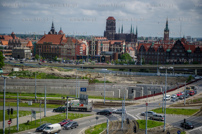 Gdansk. Budowa kompleksu uslugowo - handlowego Forum...
