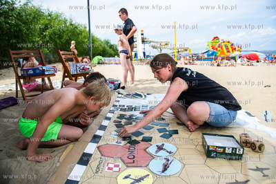 Gdansl. Plaza w Brzeznie. IPN na plazy. Przygotowane...