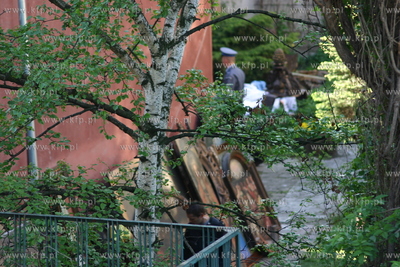 Zabytki wyniesione z plonacego kosciola sw Katarzyny.
22.05.2006
Fot....