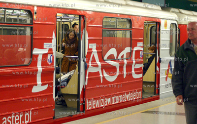 Warszawskie metro. 
27.05.2006  
fot. Andrzej J....