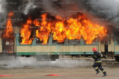 Wspolne cwiczenia antyterorystow, policji, strazy granicznej...