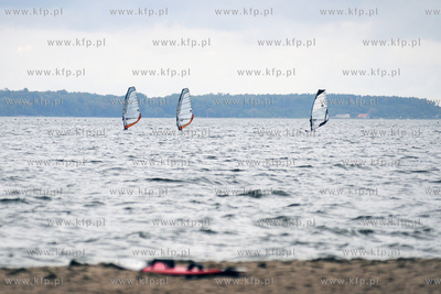 Rewa - pomorski raj dla fanow windsurfingu i kitesurfingu.
26.09.2009
fot....