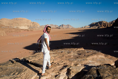 Wadi Rum Jordania NZ Pustynia Wadi Rum.Przewodnik Halaf....
