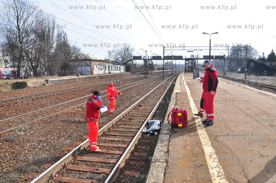 Stojacy w Gdyni Orlowie na peronie dalekobieznym 34letni...