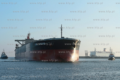 Do gdynskiego portu wplynal najwiekszy w historii masowiec...