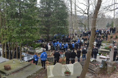 Rodzina, przyjaciele, znajomi, wspolpracownicy - setki...