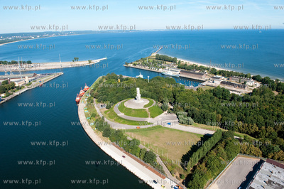 Westerplatte, oraz wejscie do Portu Gdansk, widziane...