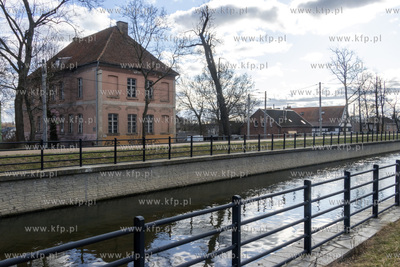 Klasycystyczny dwór w Gdańsku Lipcach, zbudowany...