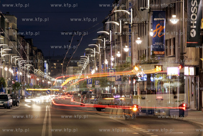 Gdynia, ul. Swietojanska. 19.06.2006 fot. Wojtek Jakubowski...