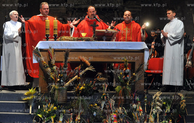 Msza Sw. w kosciele sw. Jana w Gdansku na zakonczenie...