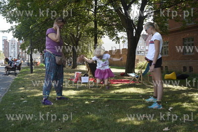 Międzypokoleniowy piknik sąsiedzki na ul. Podwale...