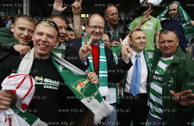 Gdansk. Mecz o mistrzostwo II ligi pilkarskiej Lechia...