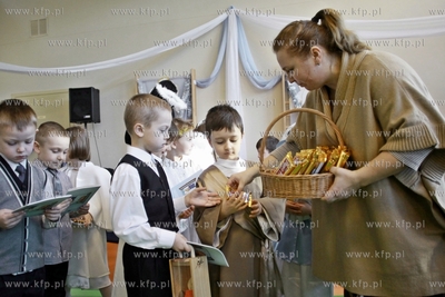 Dzieci z przedszkola nr 2  im. Jana Brzechwy wystapiły...