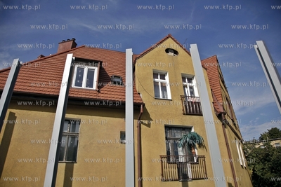 Gdansk. Budowa Trasy Slowackiego. Montaz ekranow dzwiekkochonnych...