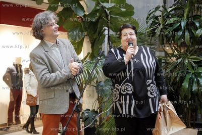 Gdansk. Centrum Handlowe Manhattan. Promocja albumu...