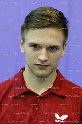 Jakub Folwarski, tenisista stolowy. 18.11.2013 fot....