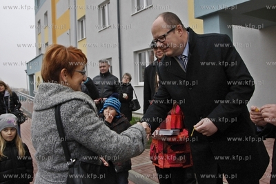 Uroczystosc przekazania mieszkan nowym lokatorom w...