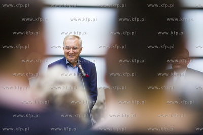 Europejskie Centrum Solidarności. Wystawa prac bursztynnika...