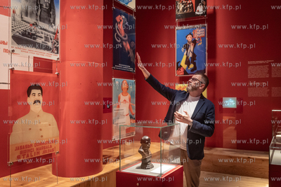 Oprowadzanie dziennikarzy po wystawie stałej MIIWŚ.
08.07.2024
fot....