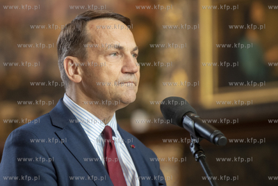Dwór Artusa. Konferencja prasowa Ministra Spraw Zagranicznych...