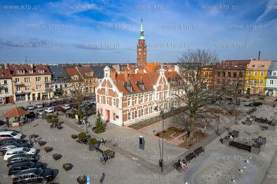 Rynek i ratusz w Starogardzie Gdańskim. 04.04.2025...