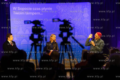 Sopot. Mamuszki 14.  Salon Polityki - Gdzie jest idealne...