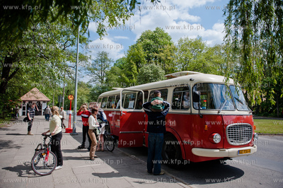 Gdansk. Petla tramwajowa w Jelitkowie. Majowka z tramwajem....