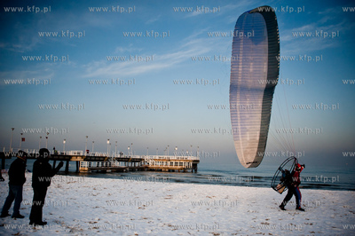 Gdansk. Plaza w Brzeznie. Akcja swiateczna pt. Mikolaje...