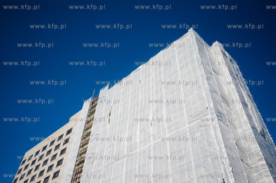 Zakryta fasada remontowanego hotelu Gdynia.
03.05.2014
fot....