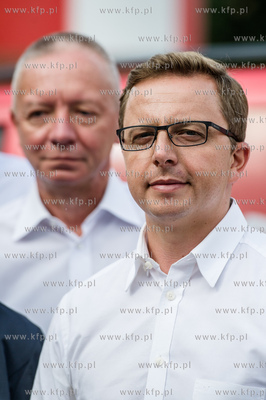 Gdansk. Szafarnia. Lato z SLD. Przedstawiciele Sojuszu...