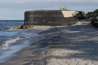 Bunkier zbudowany przed II wojna swiatowa do obrony...