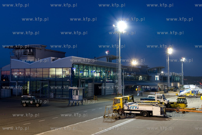 Gdansk, Rebiechowo Nz. Terminal pasazerski
10.07.2008
Sebastian...