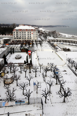 Zimowy Sopot, widok z latarni morskiej. Nz. hotel Sheraton
19.01.2009
fot....