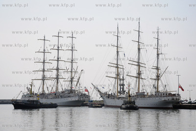 Gdynia. Przygotowania do Zlotu Zaglowcow The Tall Ships...