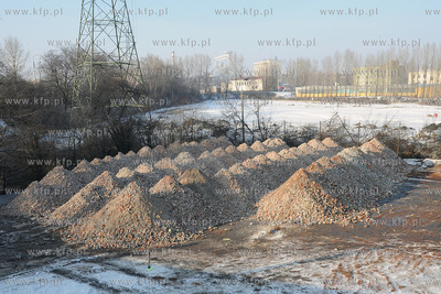 Gdynia. Rozbiorka magazynu portowego pomiedzy ulicami...