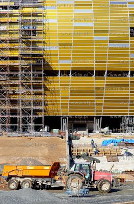 Gdansk, Letnica. PGE Arena nabiera bursztynowego koloru.
07.03.2011
fot....